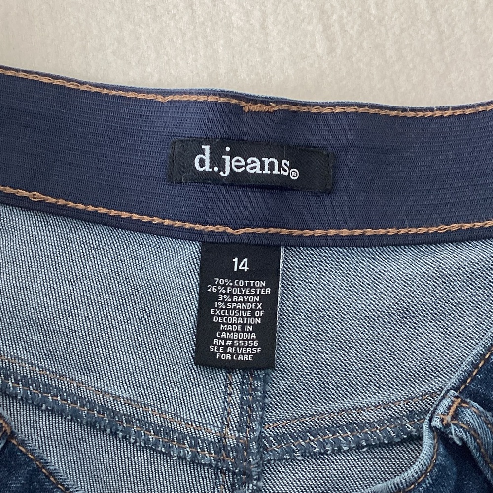 d. jeans Women’s Straight Leg denim Jeans , size 14, Dark Blue, Size 14 - Picture 2 of 7
